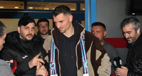 Trabzonspor yeni sağ bekine kavuştu - TRT Spor - Türkiye`nin güncel spor haber kaynağı